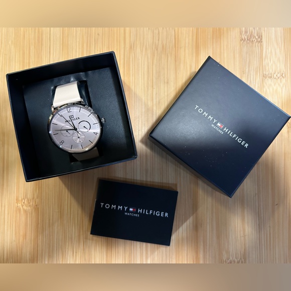 Tommy Hilfiger Watch With 40mm Pink Tone Face & Light Pink Leather Band